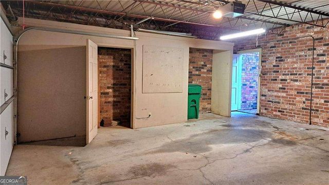 2376 Leafgate Road, Decatur, GA 30033