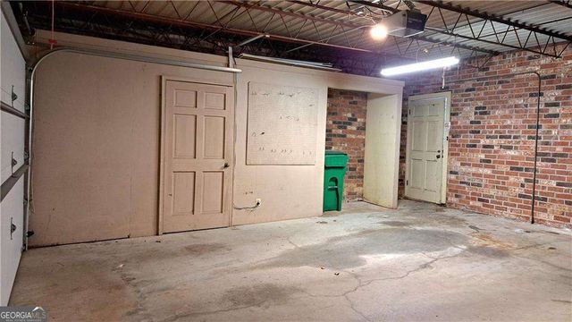 2376 Leafgate Road, Decatur, GA 30033