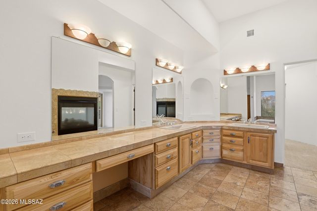 471 W Coyote Moon Place, Oro Valley, AZ 85755