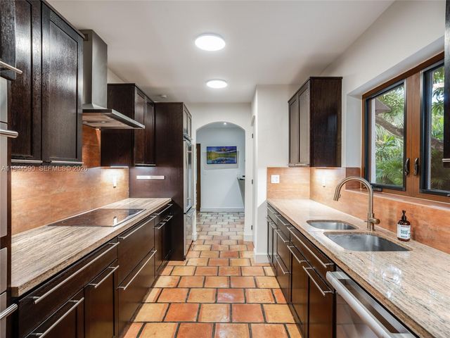 320 W 26th St, Miami Beach, FL 33140