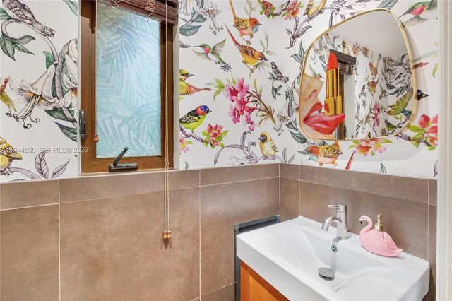 320 W 26th St, Miami Beach, FL 33140