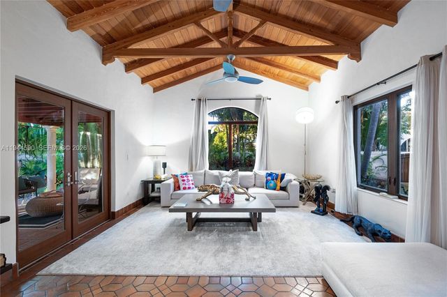 320 W 26th St, Miami Beach, FL 33140