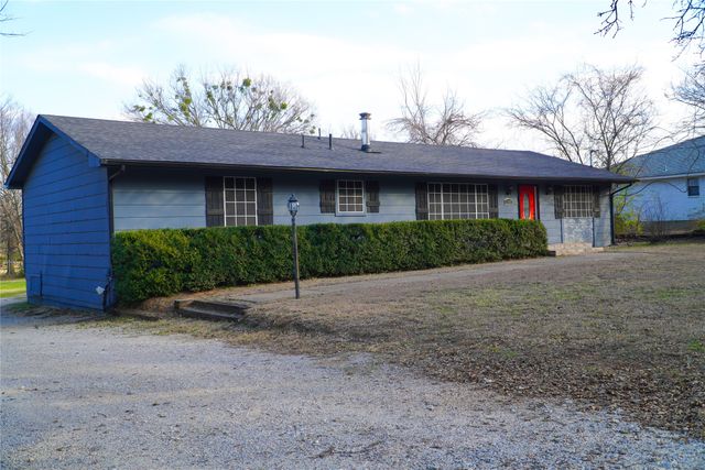 305 N Eastern Street, Keene, TX 76059