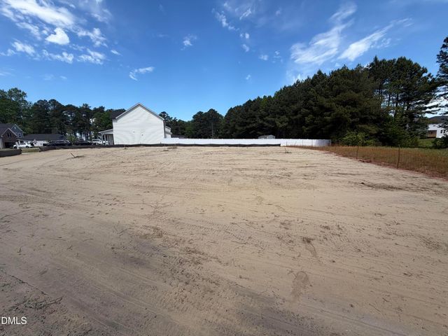 77 Charred Oak Court, Lillington, NC 27546