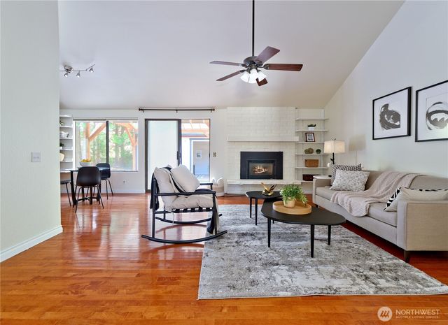 12015 NE 161st St, Bothell, WA 98011