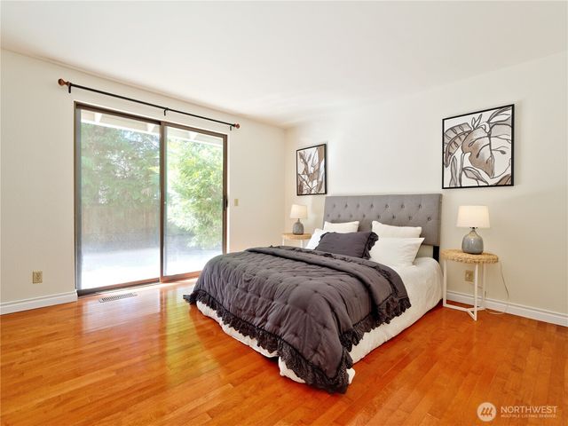 12015 NE 161st St, Bothell, WA 98011