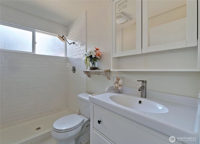 12015 NE 161st St, Bothell, WA 98011