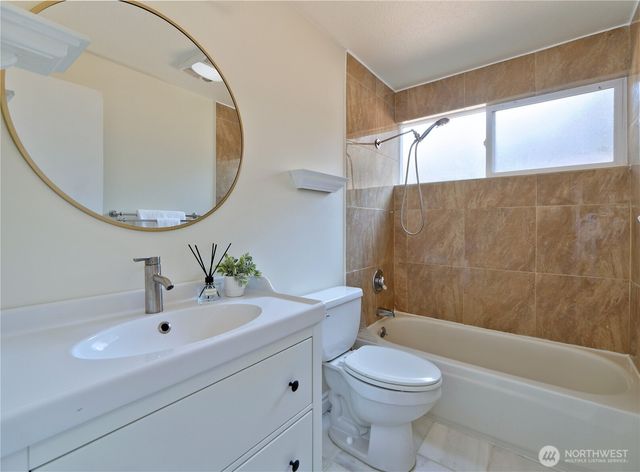 12015 NE 161st St, Bothell, WA 98011