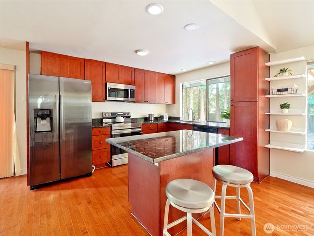 12015 NE 161st St, Bothell, WA 98011