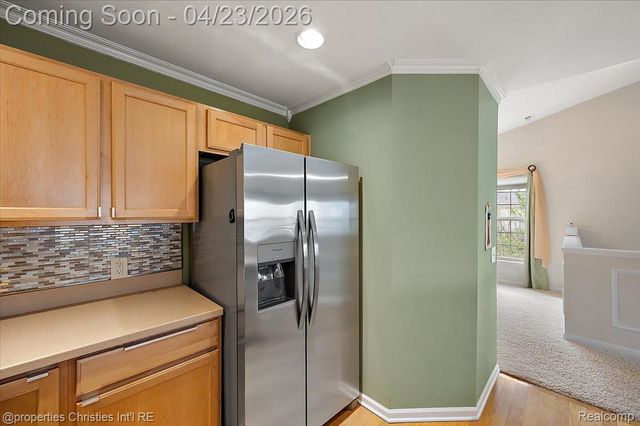 27949 Hopkins Drive, Novi, MI 48377