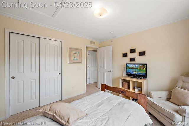 27949 Hopkins Drive, Novi, MI 48377