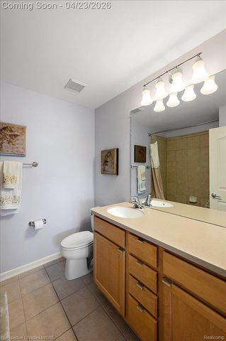 27949 Hopkins Drive, Novi, MI 48377