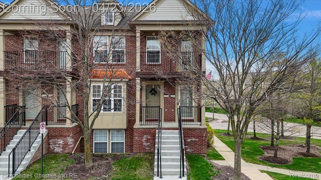 27949 Hopkins Drive, Novi, MI 48377