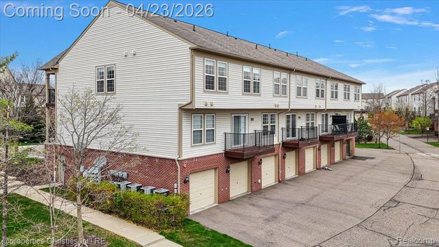 27949 Hopkins Drive, Novi, MI 48377