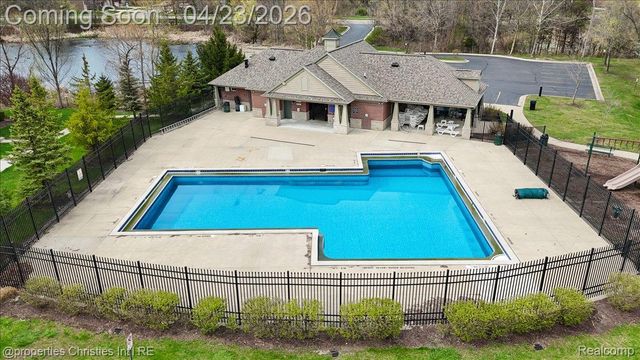 27949 Hopkins Drive, Novi, MI 48377