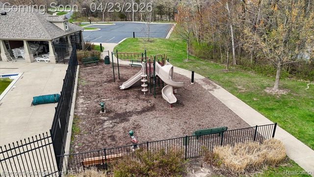 27949 Hopkins Drive, Novi, MI 48377