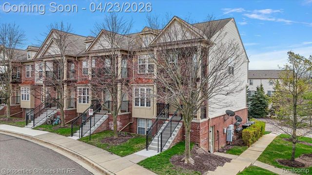 27949 Hopkins Drive, Novi, MI 48377
