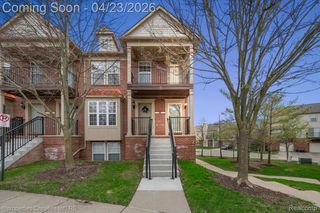 27949 Hopkins Drive, Novi, MI 48377