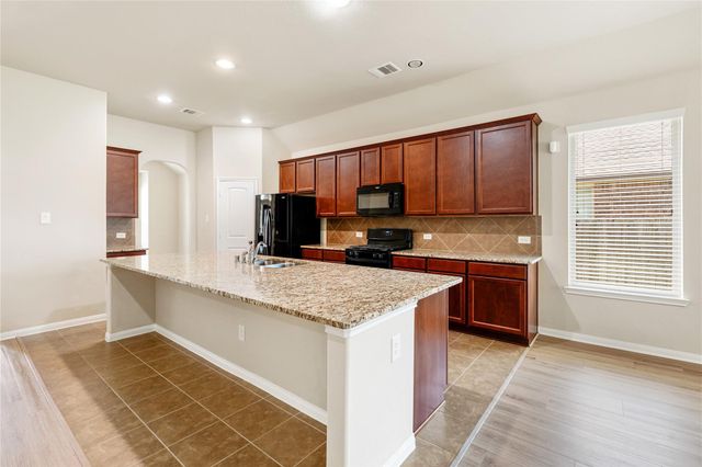 17523 Cypress Hilltop Way, Hockley, TX 77447