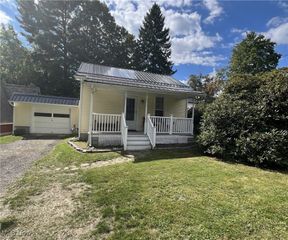 14778 S Cheshire Street, Burton, OH 44021