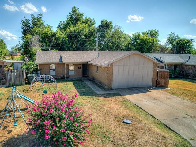 1016 Willow Brook Drive, Midwest City, OK 73110