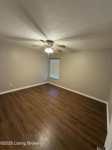 10412 Pinoak View Dr, Louisville, KY 40299