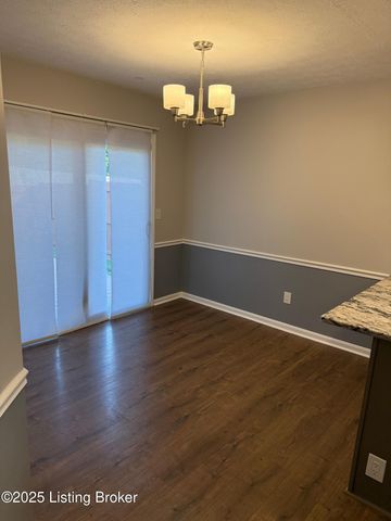 10412 Pinoak View Dr, Louisville, KY 40299