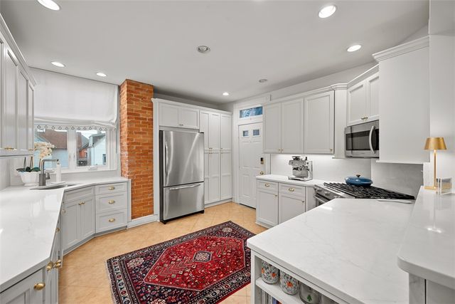 5745 Kentucky Ave, Shadyside, PA 15232