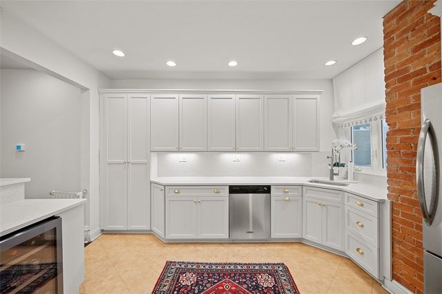 5745 Kentucky Ave, Shadyside, PA 15232