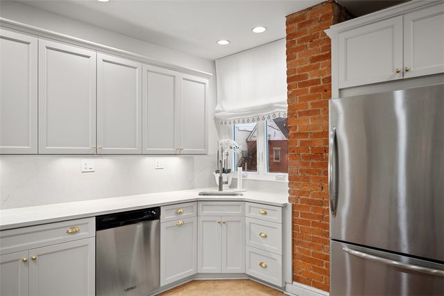 5745 Kentucky Ave, Shadyside, PA 15232