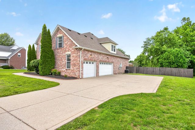 756 Starpoint Dr, Gallatin, TN 37066
