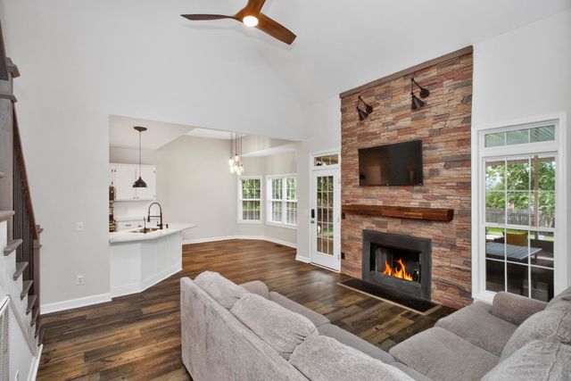 756 Starpoint Dr, Gallatin, TN 37066