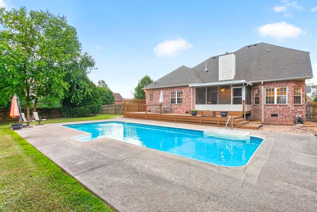 756 Starpoint Dr, Gallatin, TN 37066