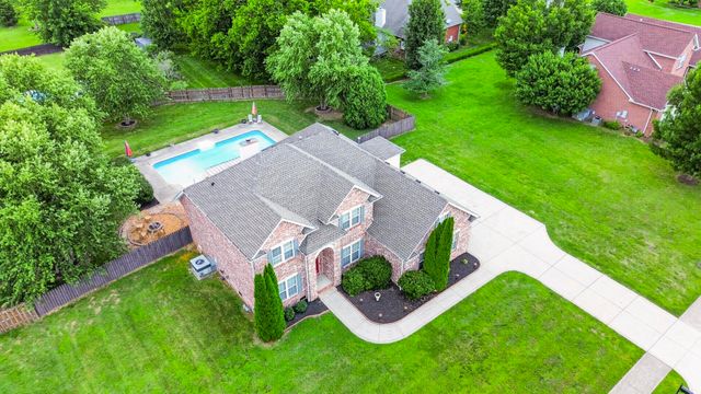 756 Starpoint Dr, Gallatin, TN 37066