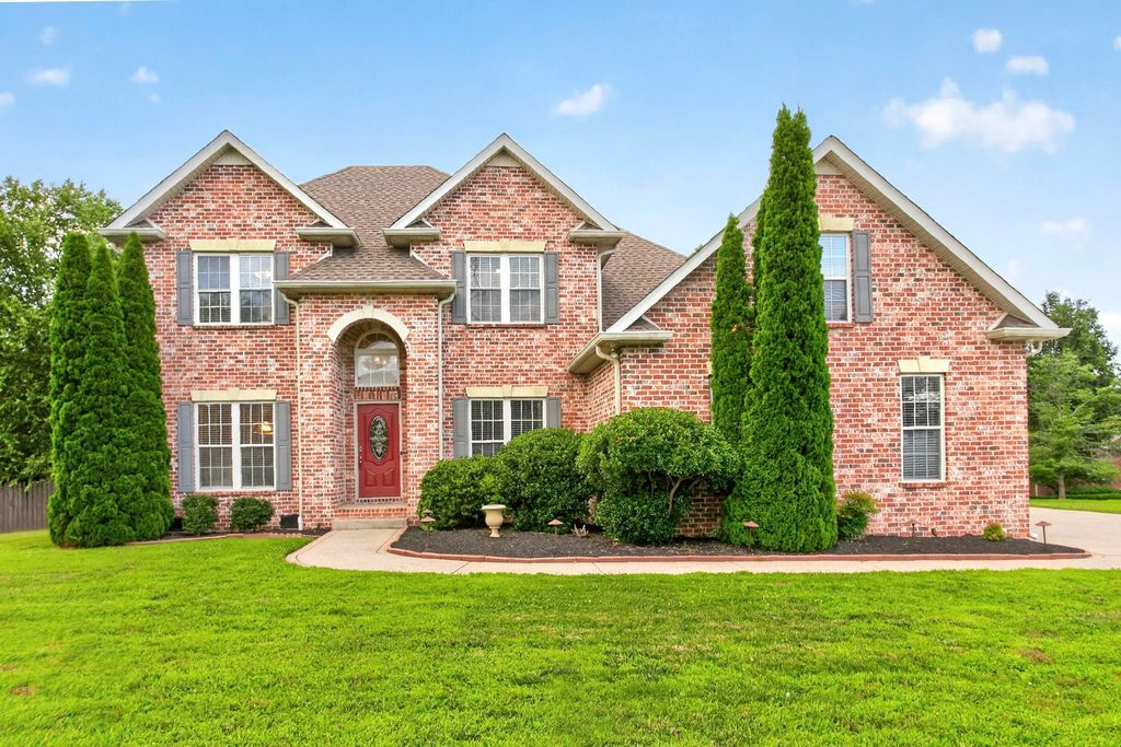 756 Starpoint Dr, Gallatin, TN 37066