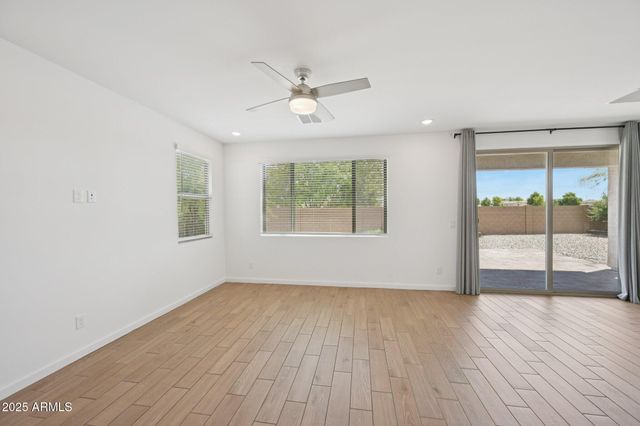 7221 N 74TH Avenue, Glendale, AZ 85303