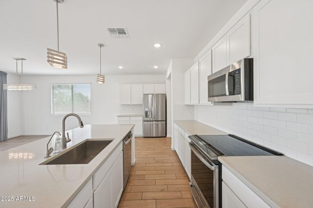 7221 N 74TH Avenue, Glendale, AZ 85303