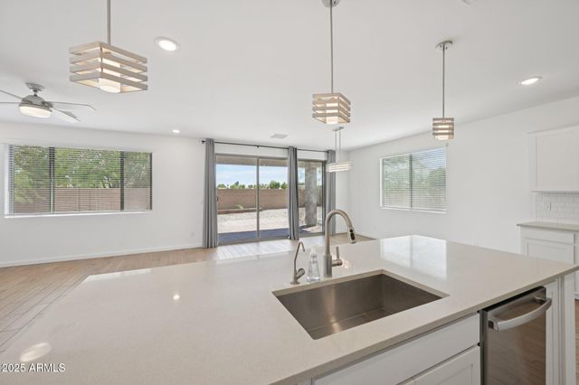 7221 N 74TH Avenue, Glendale, AZ 85303