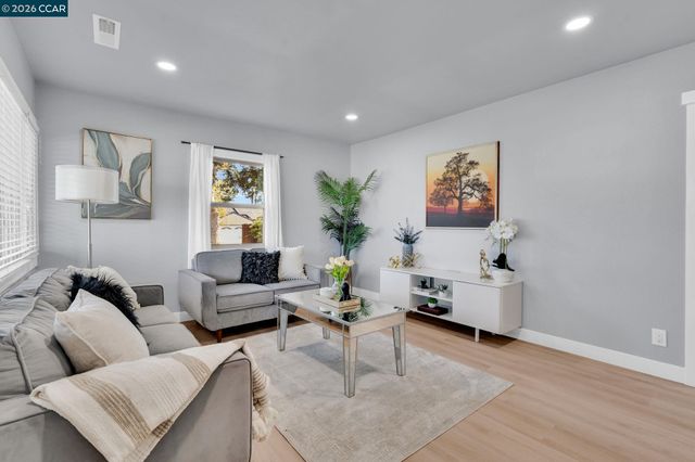 129 Revere St, Vallejo, CA 94591