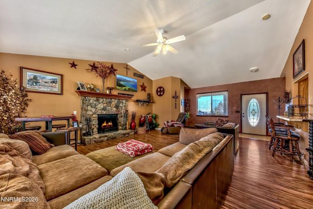 2827 Wade Street, Minden, NV 89423