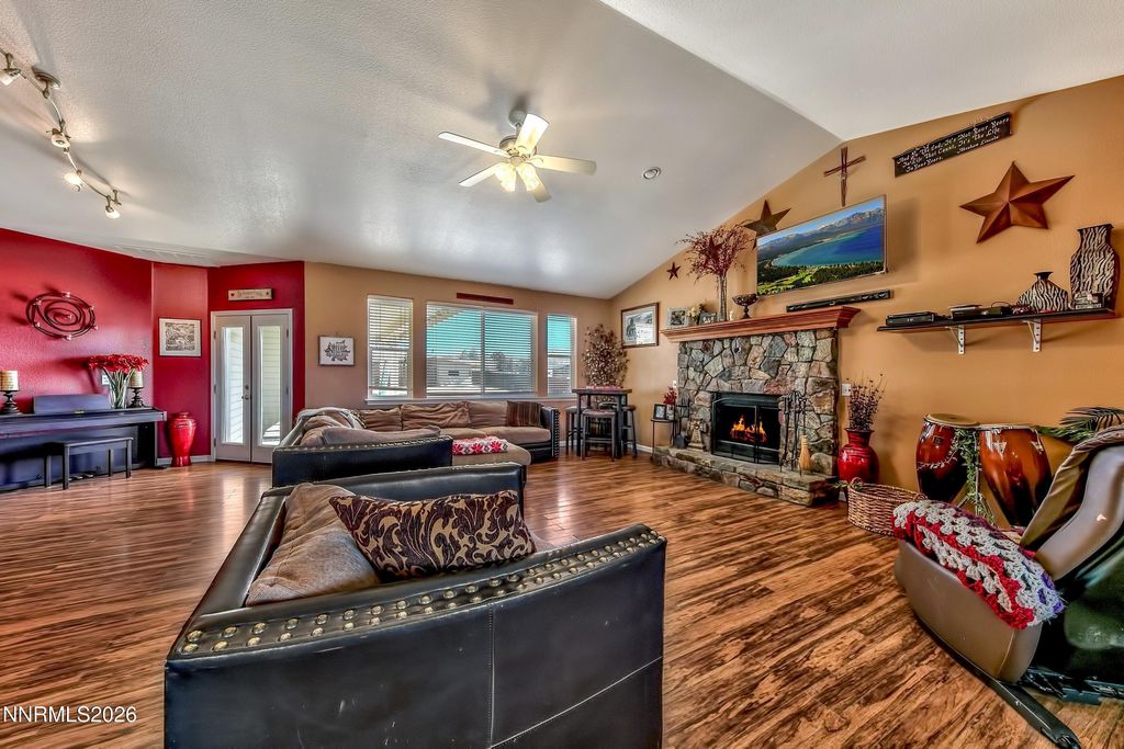 2827 Wade Street, Minden, NV 89423
