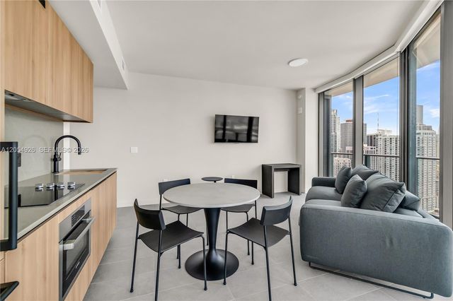 121 NE 5th Street 3405, Miami, FL 33132