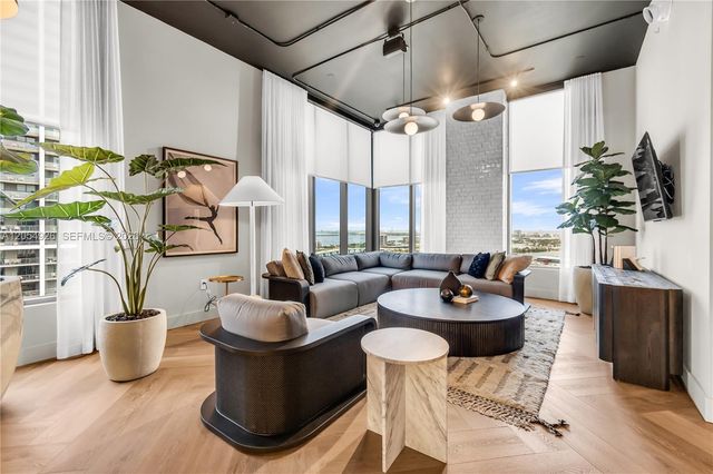 121 NE 5th Street 3405, Miami, FL 33132
