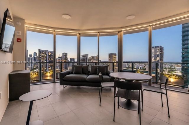 121 NE 5th Street 3405, Miami, FL 33132