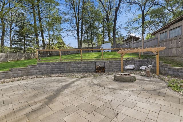 13 Marilyn Drive, Auburn, MA 01501
