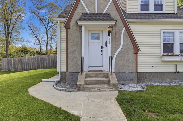 13 Marilyn Drive, Auburn, MA 01501