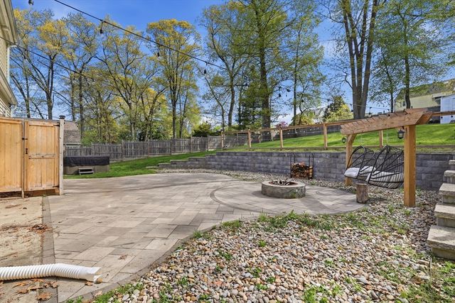 13 Marilyn Drive, Auburn, MA 01501