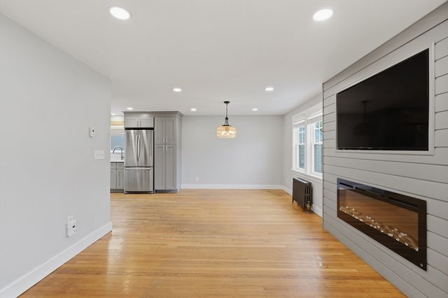 13 Marilyn Drive, Auburn, MA 01501
