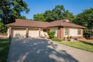 13 Dunedin Drive, Bella Vista, AR 72715