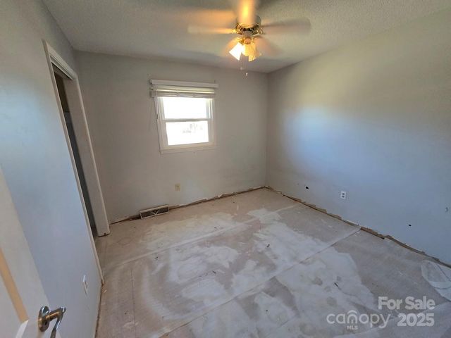 1708 Caromar Place NW, Concord, NC 28027